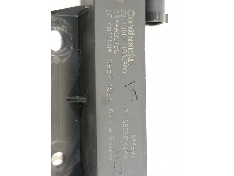 Recambio de antena para jeep renegade deserthawk 4wd referencia OEM IAM 68068148AA 032AA00156 