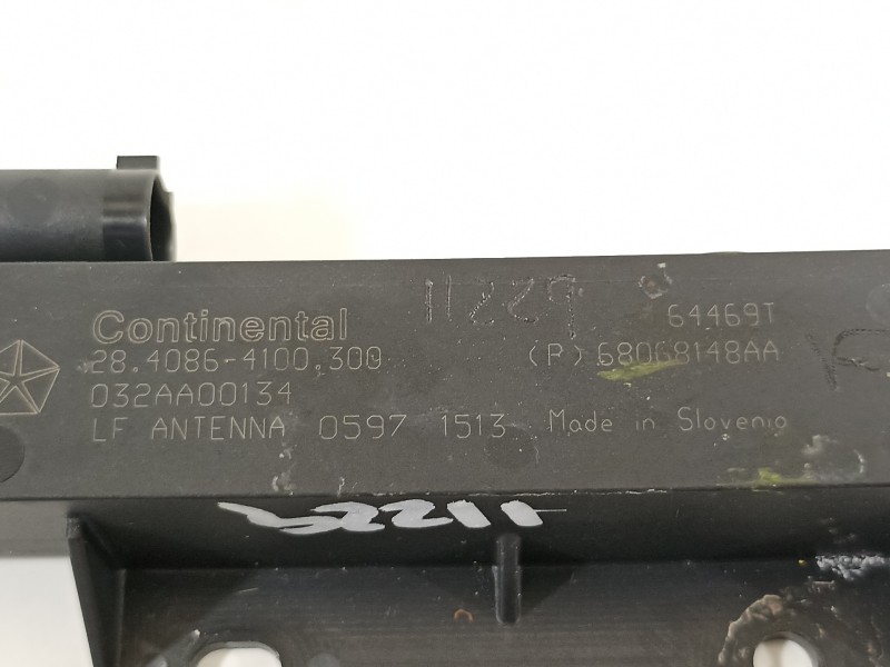 Recambio de antena para jeep renegade deserthawk 4wd referencia OEM IAM 68068148AA 032AA00134 
