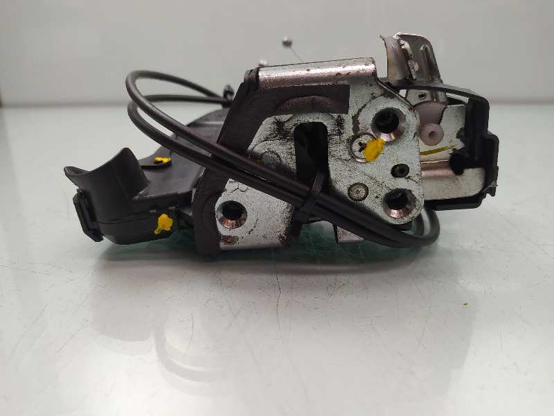 Recambio de cerradura puerta delantera derecha para toyota verso active referencia OEM IAM 6903002231  