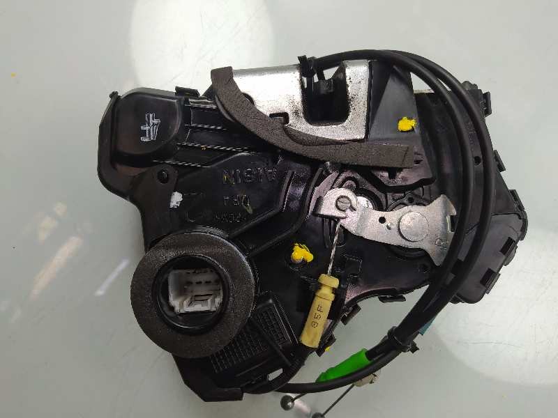 Recambio de cerradura puerta delantera derecha para toyota verso active referencia OEM IAM 6903002231  