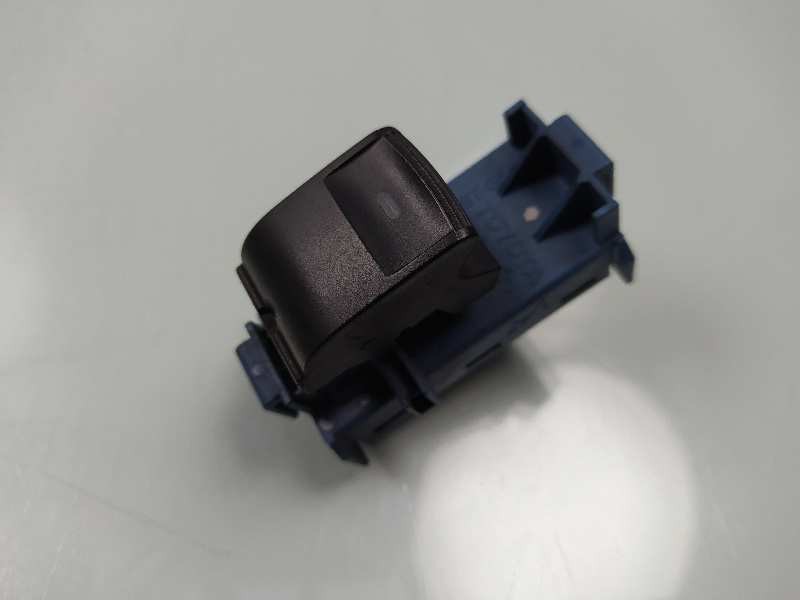 Recambio de mando elevalunas delantero derecho para toyota verso active referencia OEM IAM 848100F030  