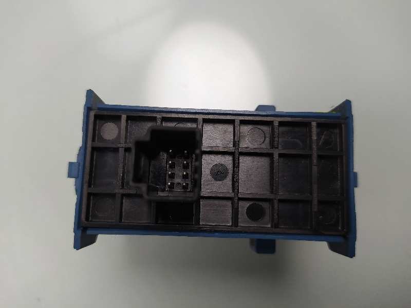 Recambio de mando elevalunas delantero derecho para toyota verso active referencia OEM IAM 848100F030  