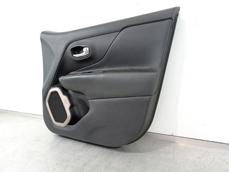 Recambio de guarnecido puerta delantera derecha para jeep renegade deserthawk 4wd referencia OEM IAM 2619066  