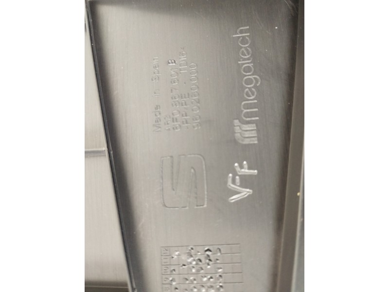 Recambio de guarnecido porton trasero para seat ibiza (kj1) reference referencia OEM IAM 6F0867601  
