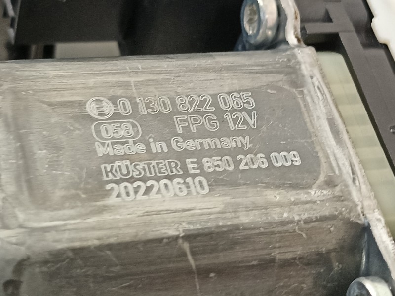 Recambio de elevalunas delantero izquierdo para seat ibiza (kj1) reference referencia OEM IAM 6F0837461C 2Q1959881 0130822065