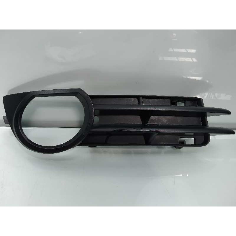 Recambio de rejilla paragolpes derecha para audi a3 (8p) 1.9 tdi ambiente referencia OEM IAM 8P4807682B  