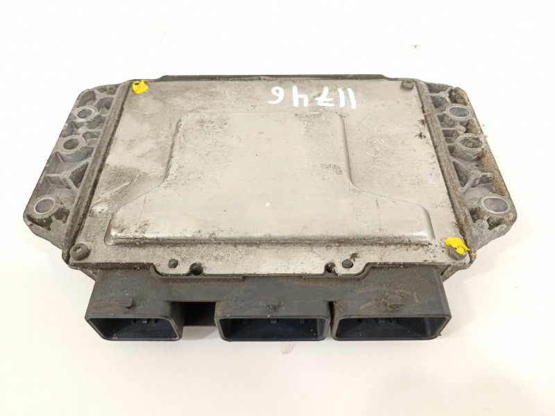 Recambio de centralita motor uce para renault clio iii emotion referencia OEM IAM 8200461733 8200504593 