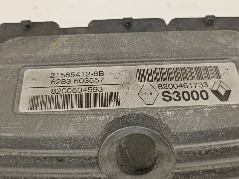 Recambio de centralita motor uce para renault clio iii emotion referencia OEM IAM 8200461733 8200504593 
