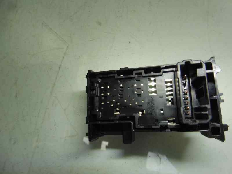 Recambio de mando elevalunas trasero derecho para lexus nx 300h 4wd referencia OEM IAM 1540R48 193124 