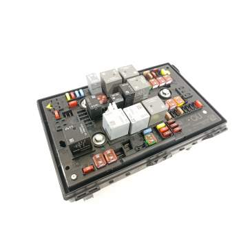 CAJA RELES / FUSIBLES 13313205 