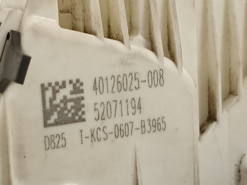 Recambio de cerradura puerta delantera derecha para jeep renegade deserthawk 4wd referencia OEM IAM 52071194 40126025 52104484