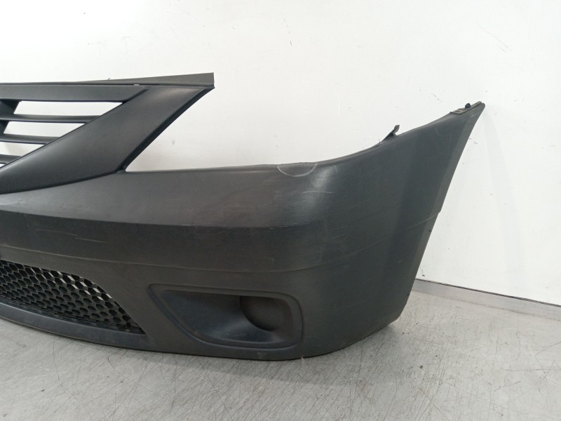 Recambio de paragolpes delantero para dacia logan express ambiance referencia OEM IAM 8200825158  