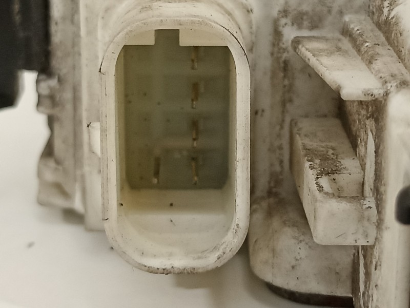 Recambio de cerradura puerta delantera izquierda para jeep renegade deserthawk 4wd referencia OEM IAM 52071195 40116025 52104485