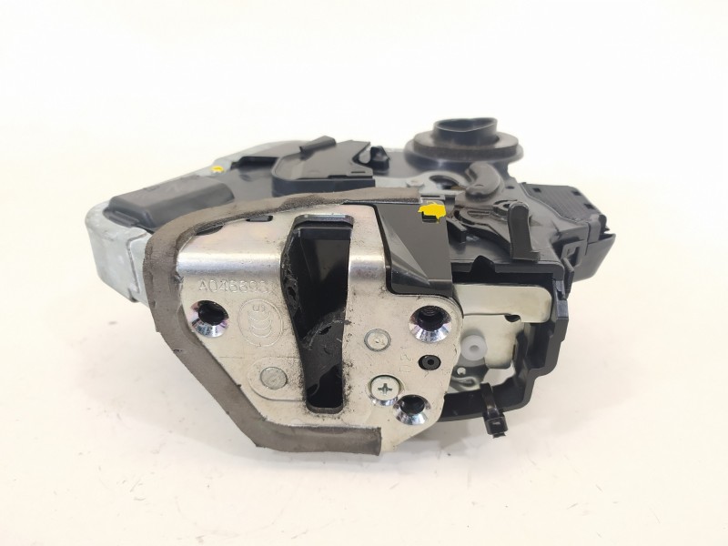 Recambio de cerradura puerta trasera izquierda para lexus nx 300h 4wd referencia OEM IAM N44H1905 6906012410 