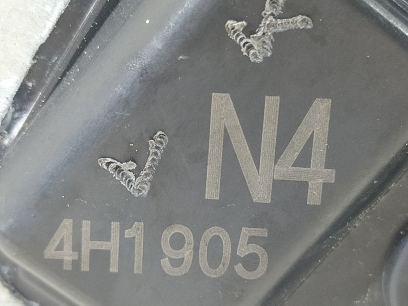 Recambio de cerradura puerta trasera izquierda para lexus nx 300h 4wd referencia OEM IAM N44H1905 6906012410 