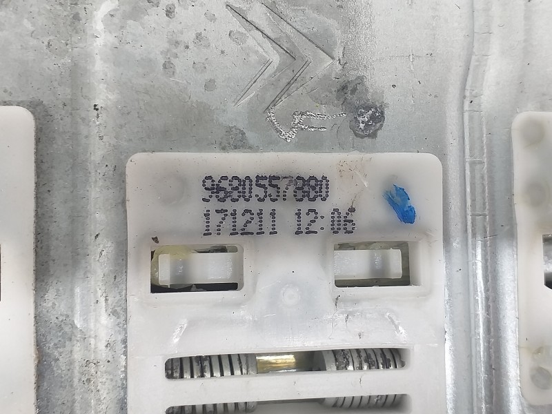 Recambio de elevalunas delantero derecho para peugeot partner kasten 7f9hf-7f9hf0 referencia OEM IAM 9680557880  