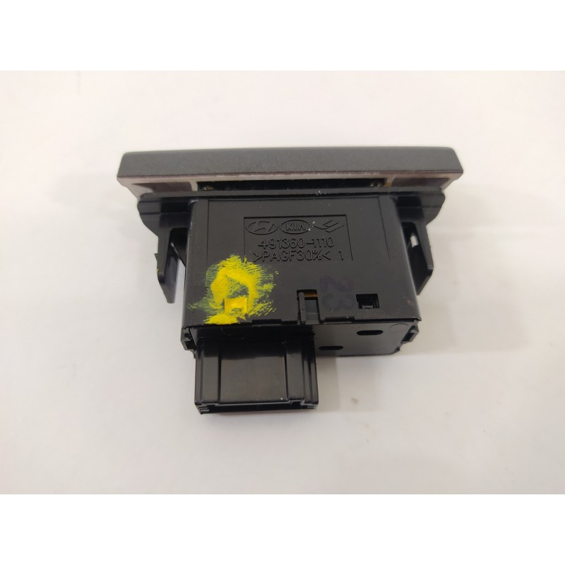 Recambio de warning para kia sportage concept 4x2 referencia OEM IAM 937903U010DC8  