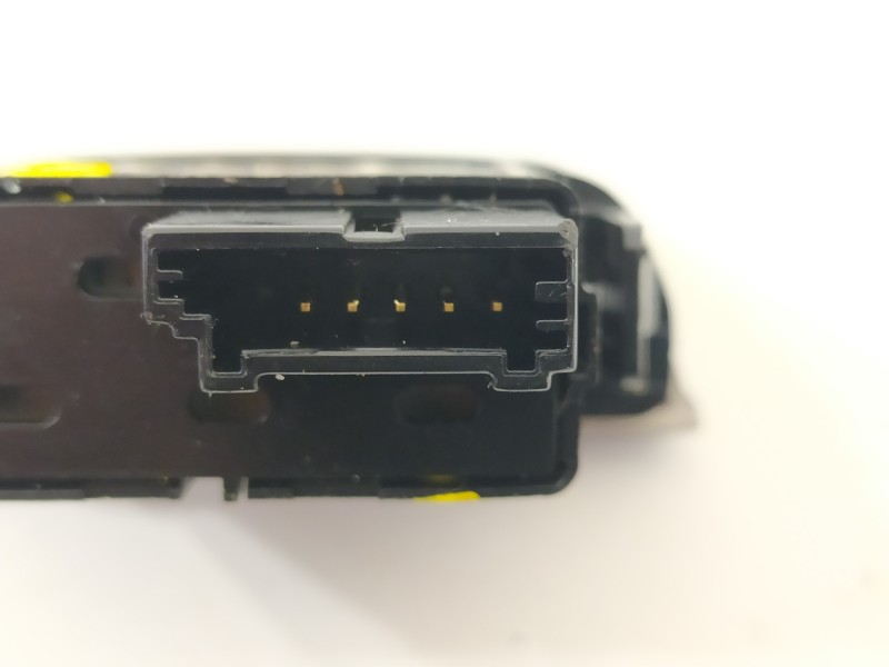 Recambio de warning para kia sportage concept 4x2 referencia OEM IAM 937903U010DC8  