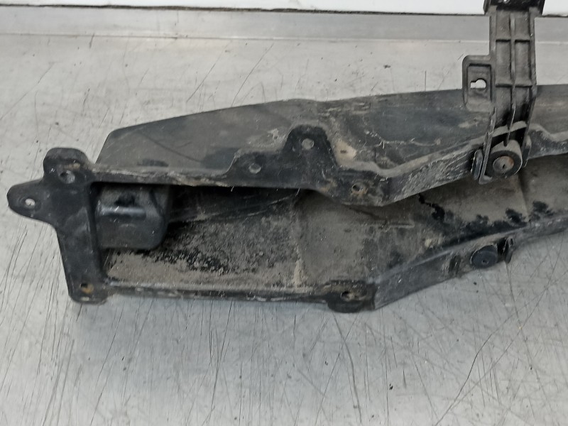 Recambio de refuerzo paragolpes trasero para kia sportage concept 4x2 referencia OEM IAM 866313U000  