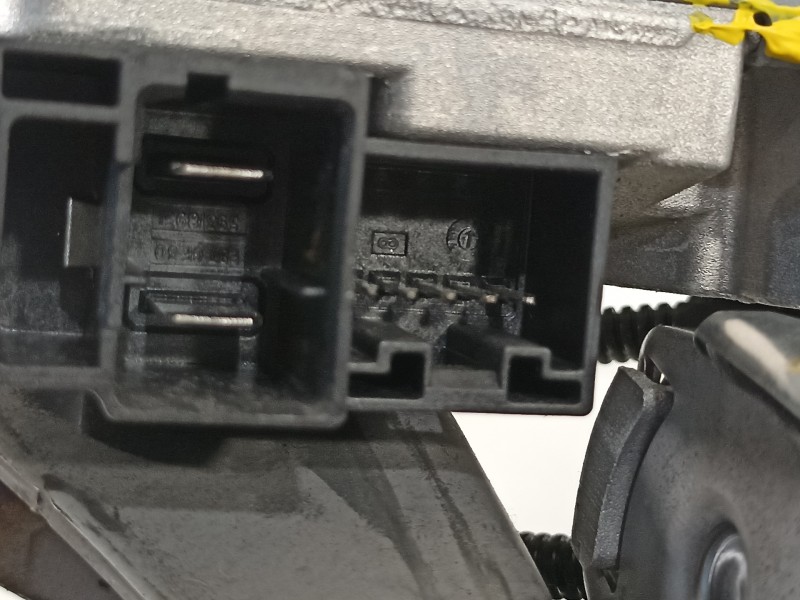 Recambio de columna direccion para jeep renegade deserthawk 4wd referencia OEM IAM 0052064467 00520644670 