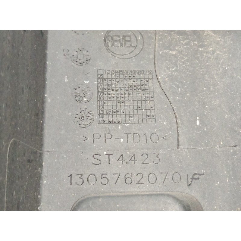 Recambio de moldura para citroën jumper kombi 30 l1h1 blue-hdi 140 referencia OEM IAM 1681319680 1305762070 1317433070