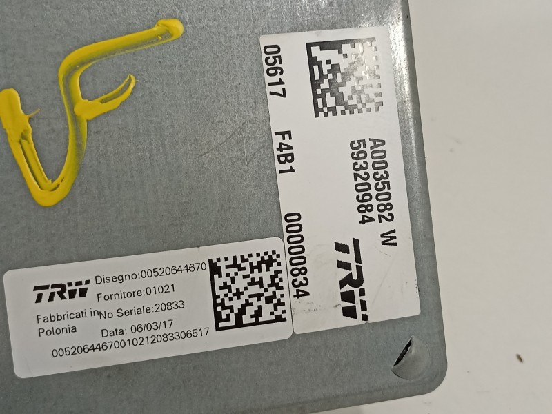 Recambio de columna direccion para jeep renegade deserthawk 4wd referencia OEM IAM 0052064467 00520644670 