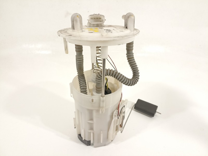 Recambio de bomba combustible para dacia lodgy laureate referencia OEM IAM 172027123R  