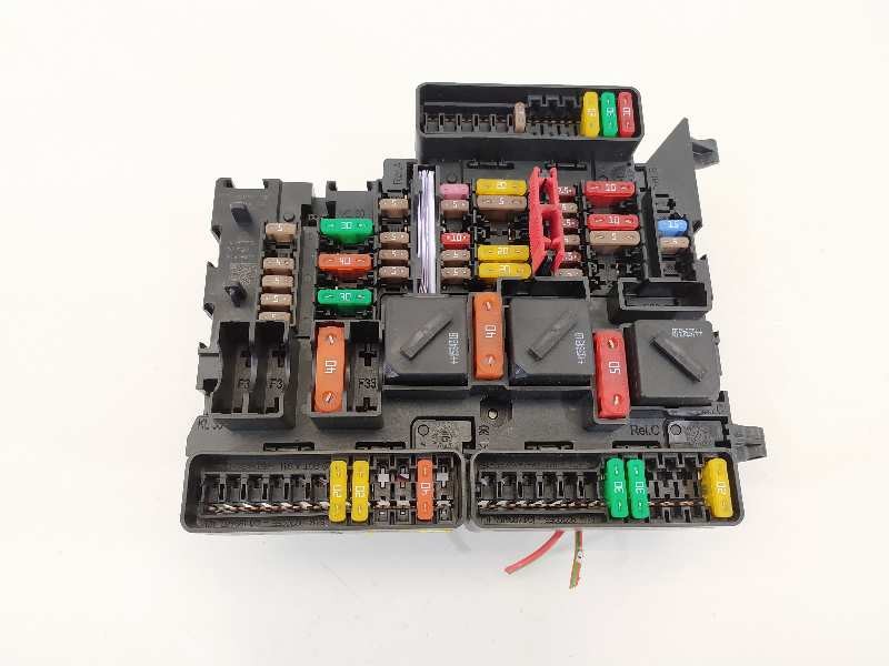 Recambio de caja reles / fusibles para bmw serie x1 (f48) xdrive20d sport line referencia OEM IAM 927035501  