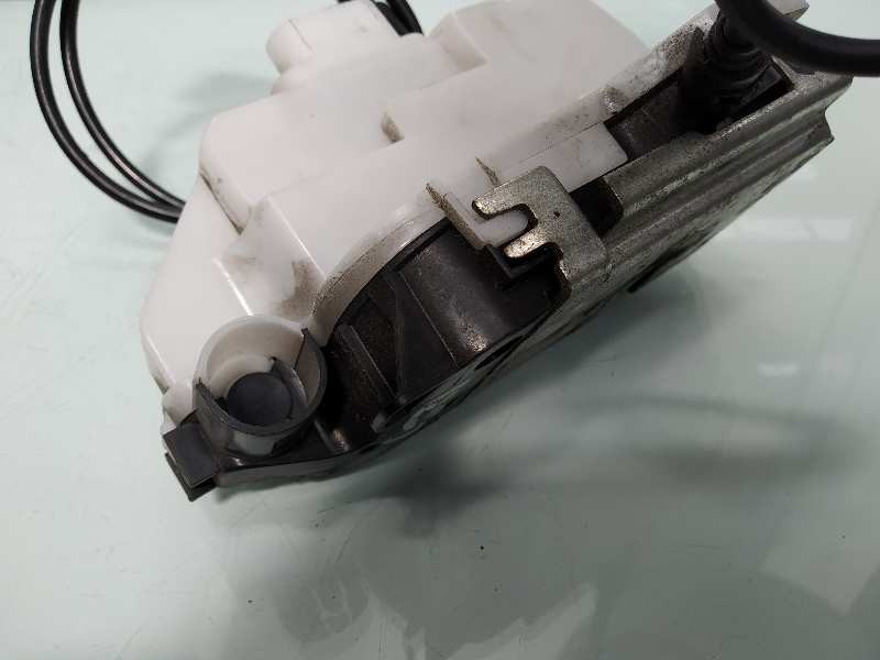 Recambio de cerradura puerta delantera derecha para renault twingo authentique referencia OEM IAM   