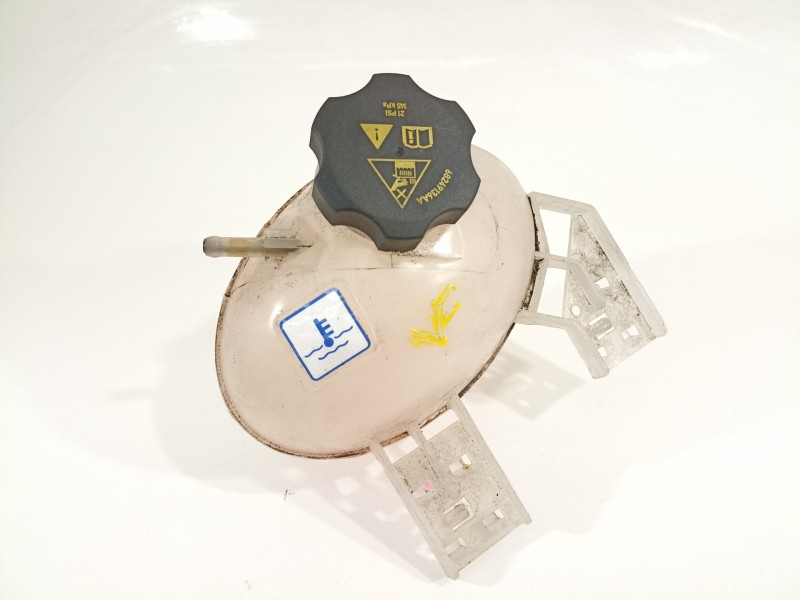 Recambio de deposito expansion para jeep renegade deserthawk 4wd referencia OEM IAM 52052767  