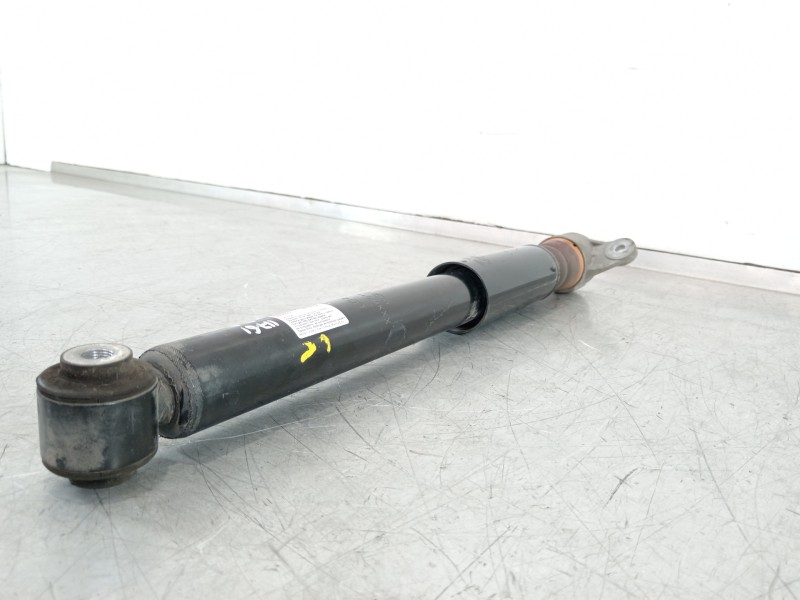 Recambio de amortiguador trasero derecho para hyundai kona klass hybrid 2wd referencia OEM IAM 55300CM000  