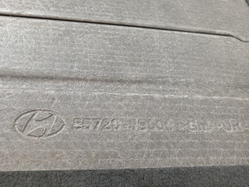 Recambio de bandeja trasera para hyundai kona klass hybrid 2wd referencia OEM IAM 85720J9000  