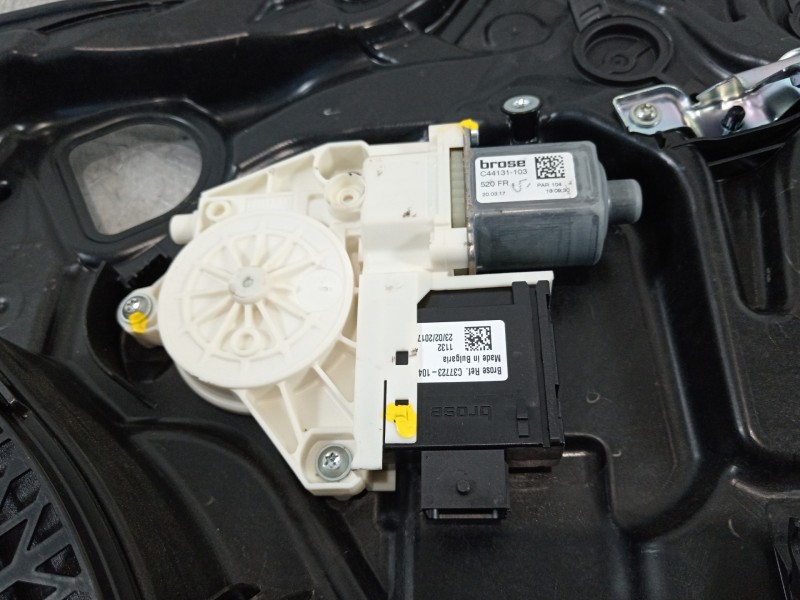 Recambio de elevalunas delantero derecho para jeep renegade deserthawk 4wd referencia OEM IAM C46780 00520702930 C44131