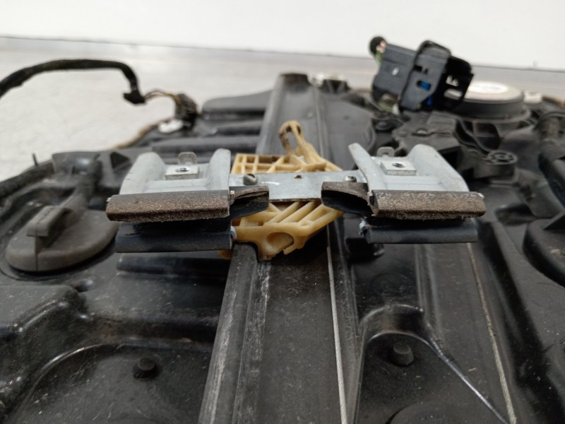 Recambio de elevalunas trasero izquierdo para jeep renegade deserthawk 4wd referencia OEM IAM C46793  