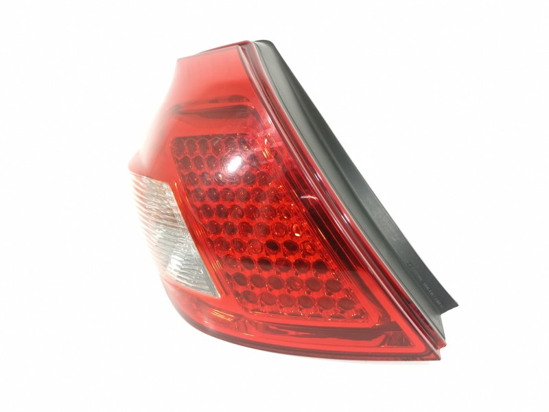 Recambio de piloto trasero izquierdo para kia cee´d 1.6 crdi cat referencia OEM IAM 924011H050  