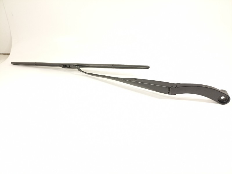 Recambio de brazo limpia delantero izquierdo para hyundai kona klass hybrid 2wd referencia OEM IAM 98311J9000  