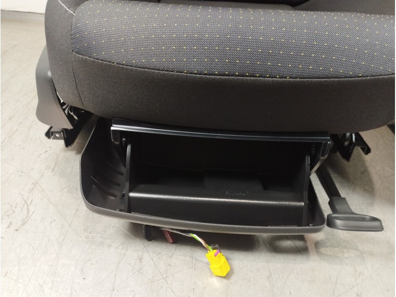 Recambio de juego asientos completo para seat ibiza (kj1) reference referencia OEM IAM 2Q4881105  