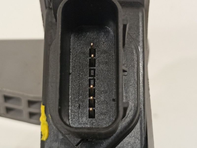 Recambio de cerradura puerta trasera derecha para hyundai kona klass hybrid 2wd referencia OEM IAM 81420J9000  