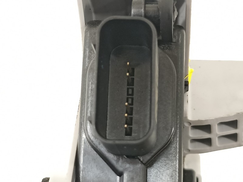 Recambio de cerradura puerta trasera izquierda para hyundai kona klass hybrid 2wd referencia OEM IAM 81410J9000  