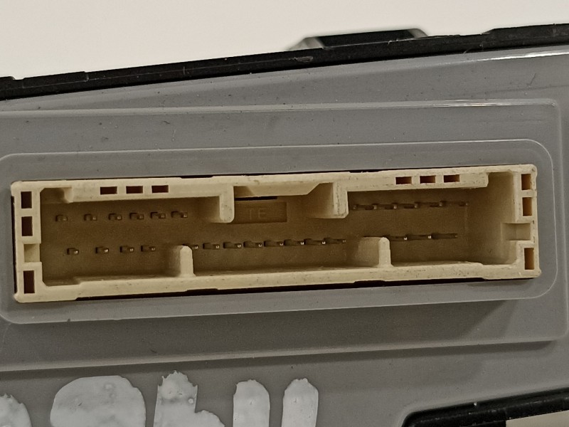 Recambio de mando multifuncion para hyundai kona klass hybrid 2wd referencia OEM IAM 93350J9040 93300CM060 