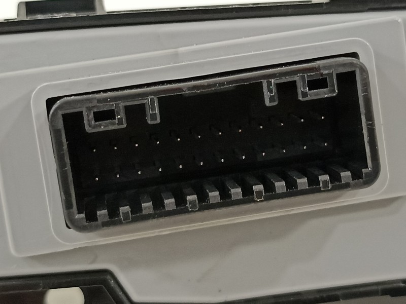 Recambio de mando multifuncion para hyundai kona klass hybrid 2wd referencia OEM IAM 93350J9040 93300CM060 