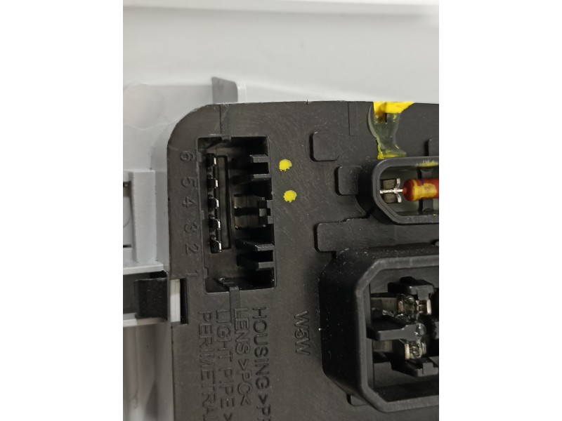 Recambio de luz interior para jeep renegade deserthawk 4wd referencia OEM IAM 7356212890  