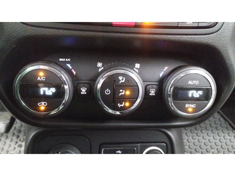 Recambio de mando climatizador para jeep renegade deserthawk 4wd referencia OEM IAM 7356577930 838742Z 