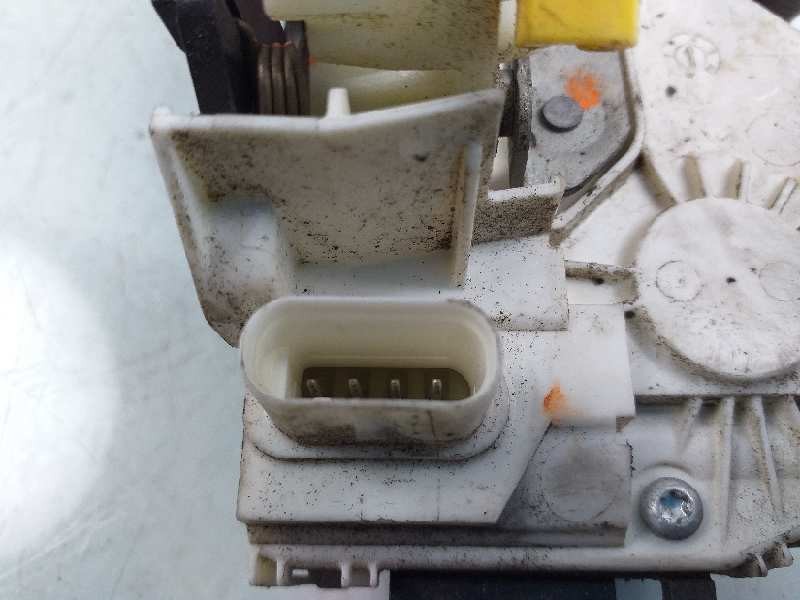 Recambio de cerradura puerta delantera derecha para dodge caliber se referencia OEM IAM 04589416AE  