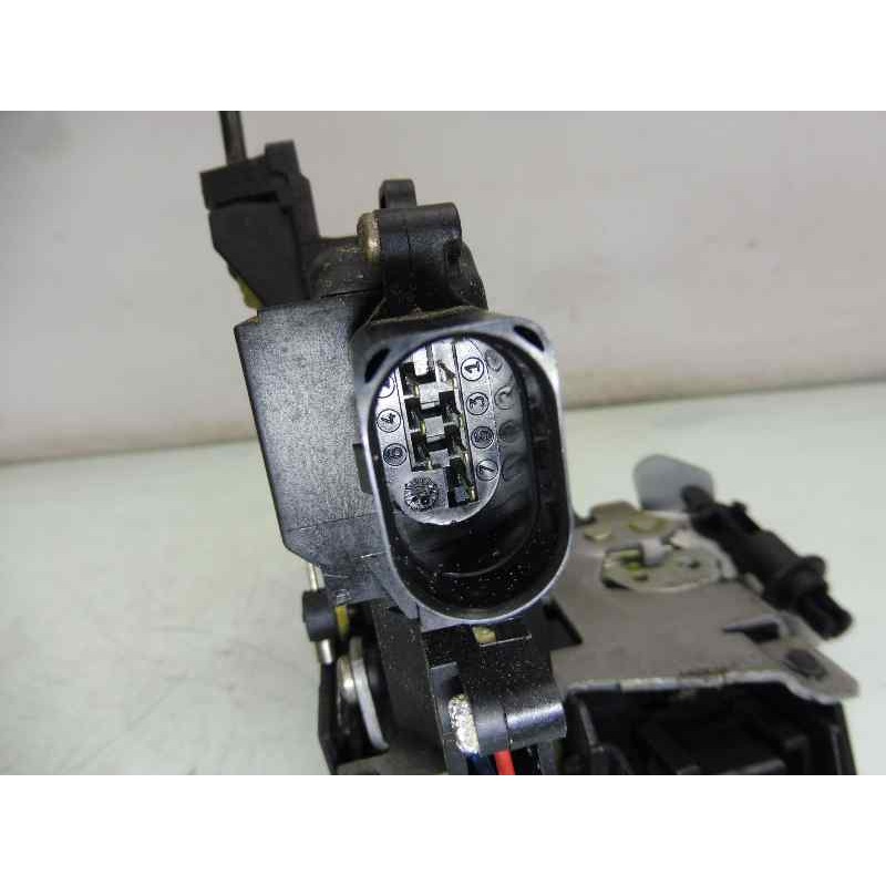 Recambio de cerradura puerta trasera izquierda para audi a4 avant (8e) 2.5 tdi (120kw) referencia OEM IAM 8E0839015C  