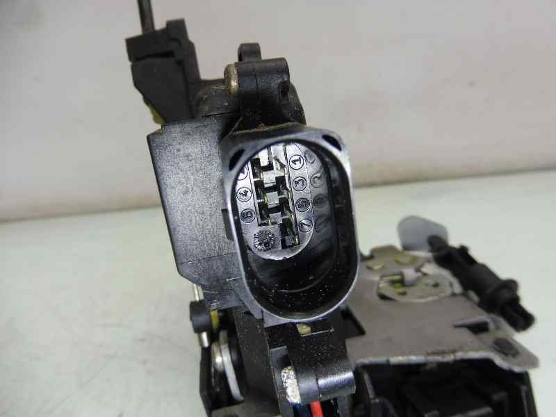 Recambio de cerradura puerta trasera izquierda para audi a4 avant (8e) 2.5 tdi (120kw) referencia OEM IAM 8E0839015C  