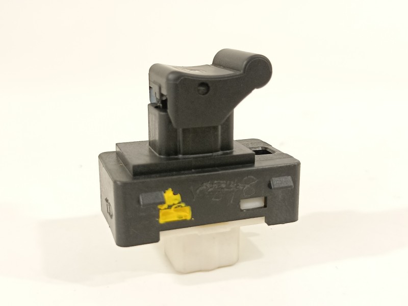 Recambio de mando elevalunas trasero derecho para jeep renegade deserthawk 4wd referencia OEM IAM 30170844  