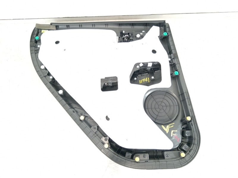 Recambio de guarnecido puerta trasera derecha para hyundai kona klass hybrid 2wd referencia OEM IAM 83361J9000  