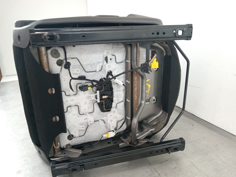 Recambio de asiento delantero derecho para peugeot 308 active referencia OEM IAM   