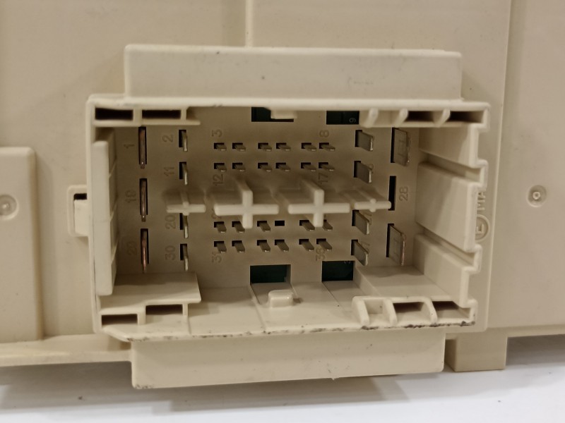 Recambio de caja reles / fusibles para hyundai kona klass hybrid 2wd referencia OEM IAM 91950CM070  